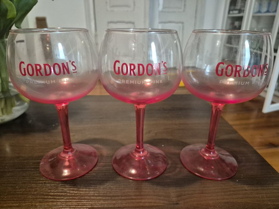 Pokale do drinków Gordons różowe 3 szt