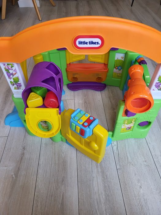 Domek little tikes