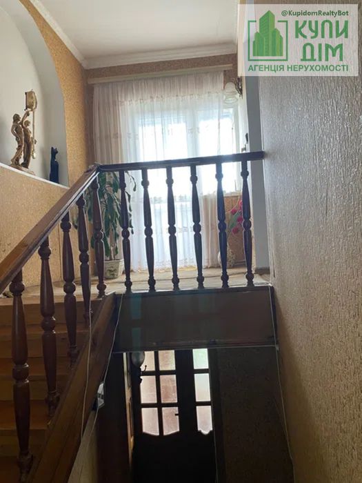 Продам двохповерховий будинок в м.Знам'янка