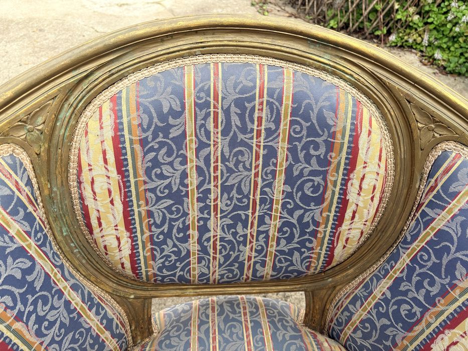 Par de lindos antigos cadeirões estilo Luís XVI