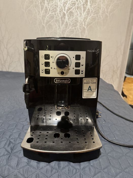 Delonghi Magnifica S - Ekspres Automatyczny ECAM 22.110.B