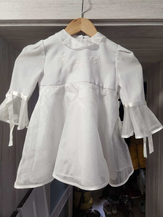 chrzest komplet dziewczynka sukienka peleryna czapeczka