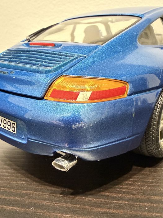Porsche 911 Carrera 1/18