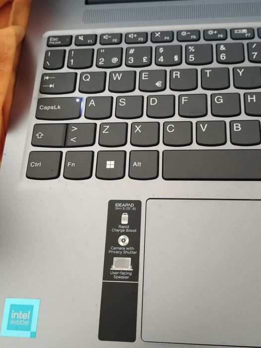 Lenovo IdeaPad Slim 3 15.6" (Como Novo / Na Caixa Original)