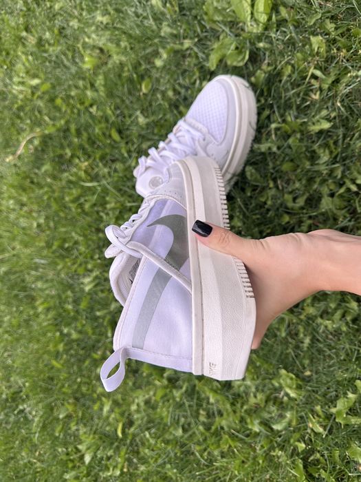 Продам кросовки найк Nike Court Vision Alta