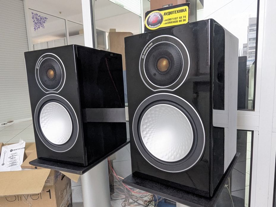 Акустика Monitor Audio Silver 1. Рояльный лак! Полный комплект!
