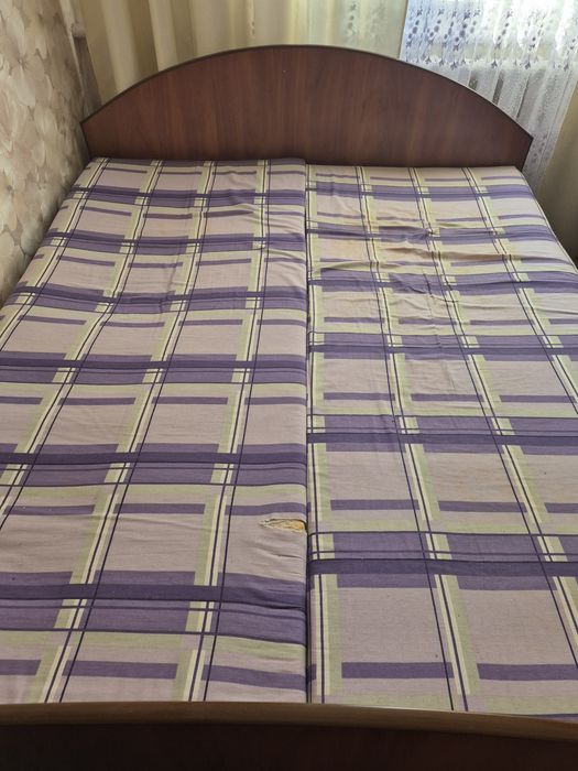 Ліжко двоспальне