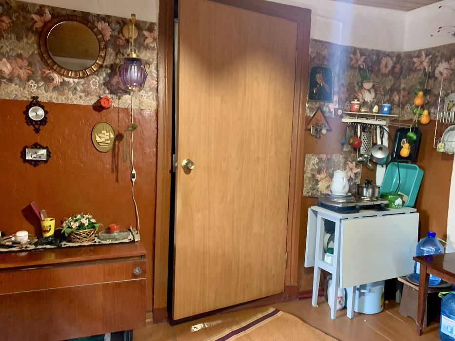 Продаю половину будинку у центрі Гощі