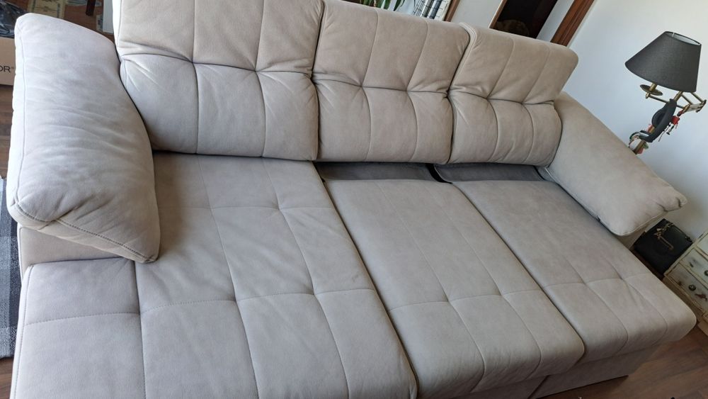 Sofá cama enorme