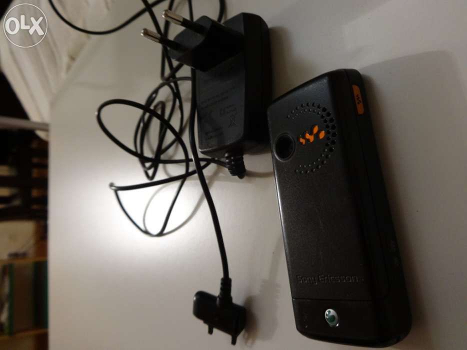 Telemóvel avariado Sony Ericsson W200i (p/peças)