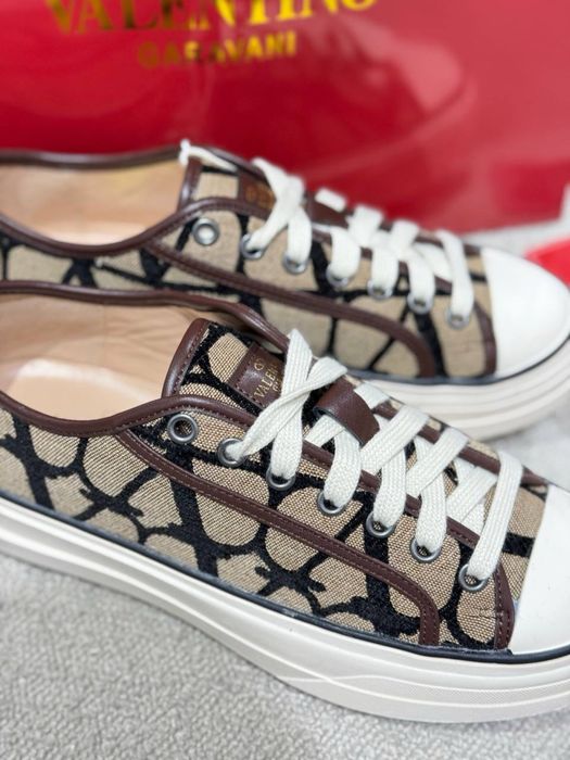 Кеди без коробки Valentino 37,38,39р