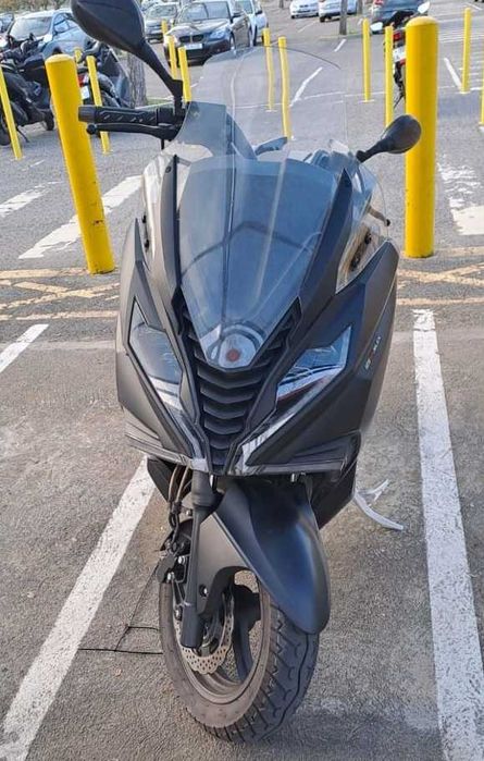 Moto Mitt 125 Max Emperor