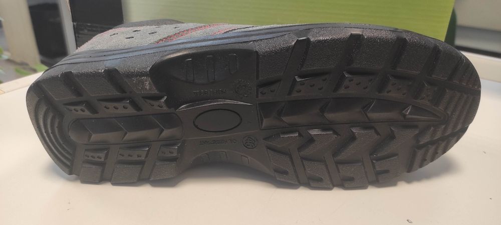 Sapatos de trabalho/segurança