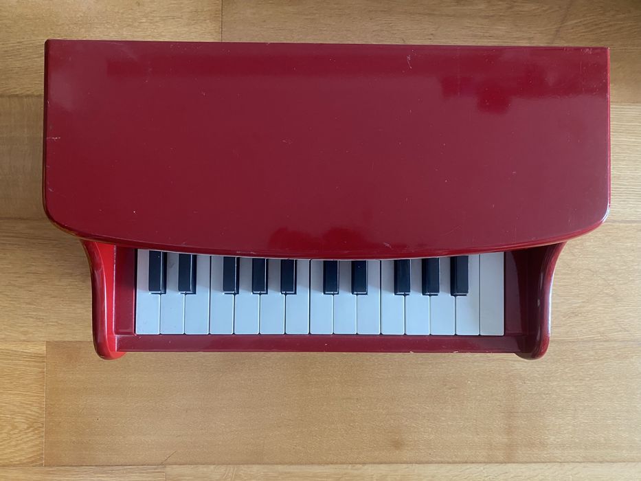 Piano vermelho infantil