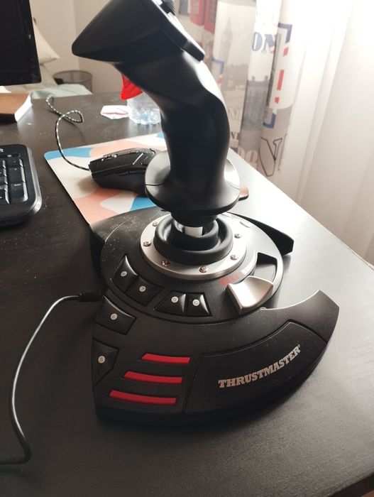 Joystick t.flight stick x