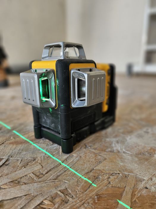 Nível laser DEWALT DCE089D