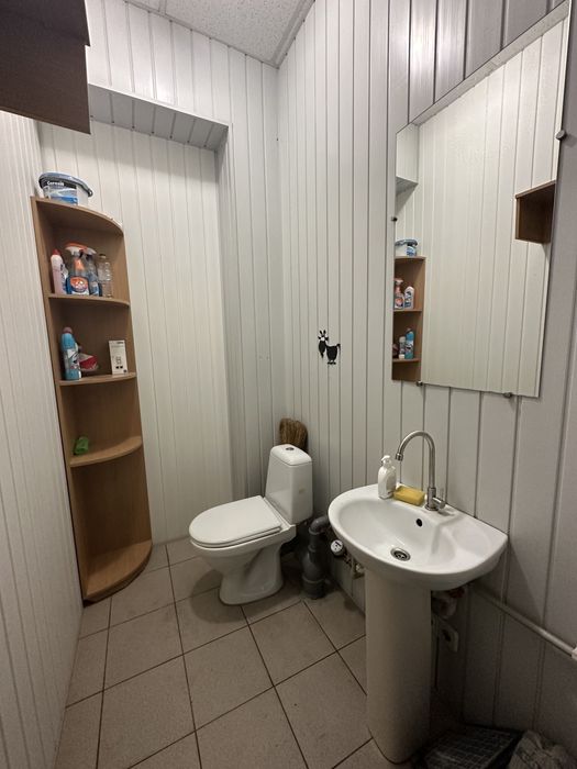 Продам приміщення 80 кв м центр