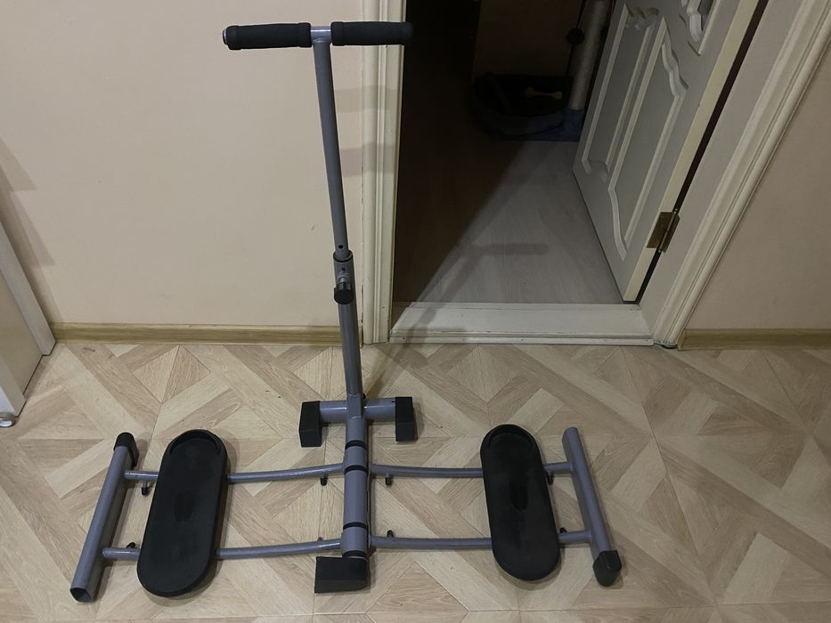 Тренажер для ног и пресса