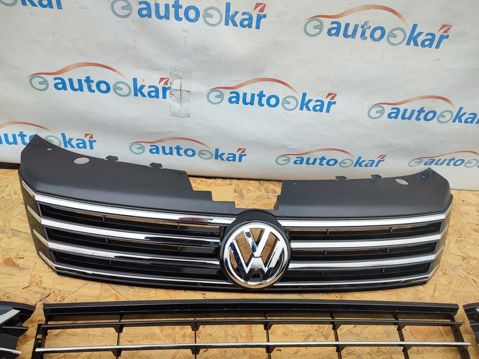 Решітка Бампера Volkswagen Passat B7 Европа