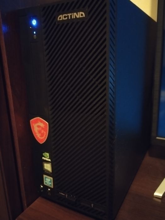 Komputer PC Pentium gold NVIDIA quadro