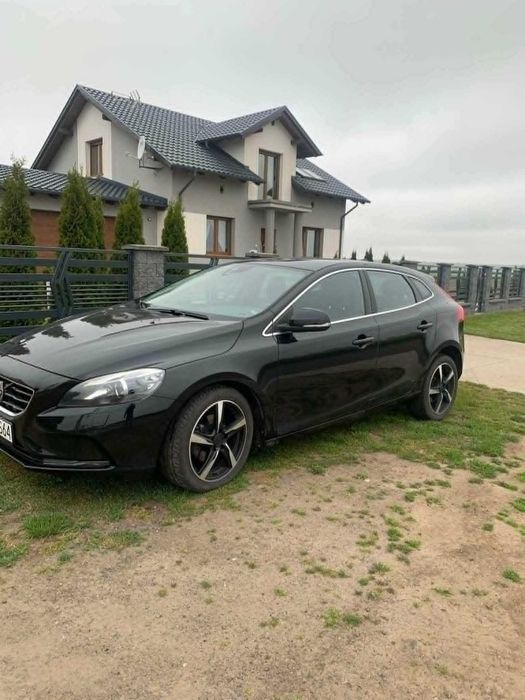 Volvo v40 D2 2015