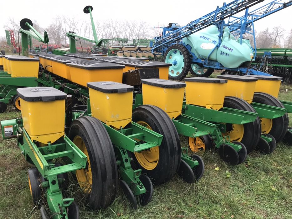 Сіялка пневматична  John Deere 7200(Джон Дир)