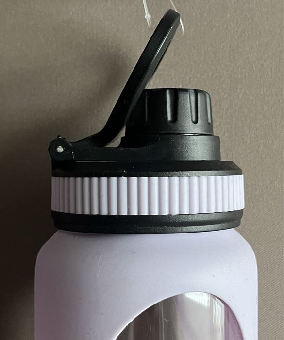 Szklany bidon motywacyjny z etui silikonowym podziałka SMUKEE 1000ml