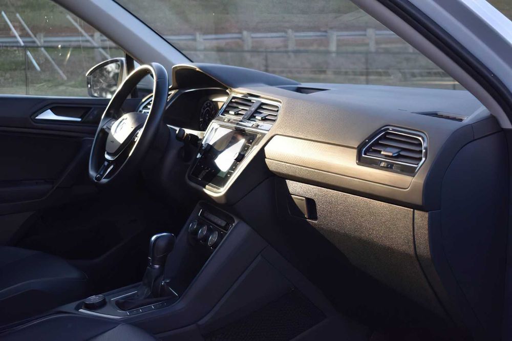 Volkswagen Tiguan SEL Premium 4Motion      2019