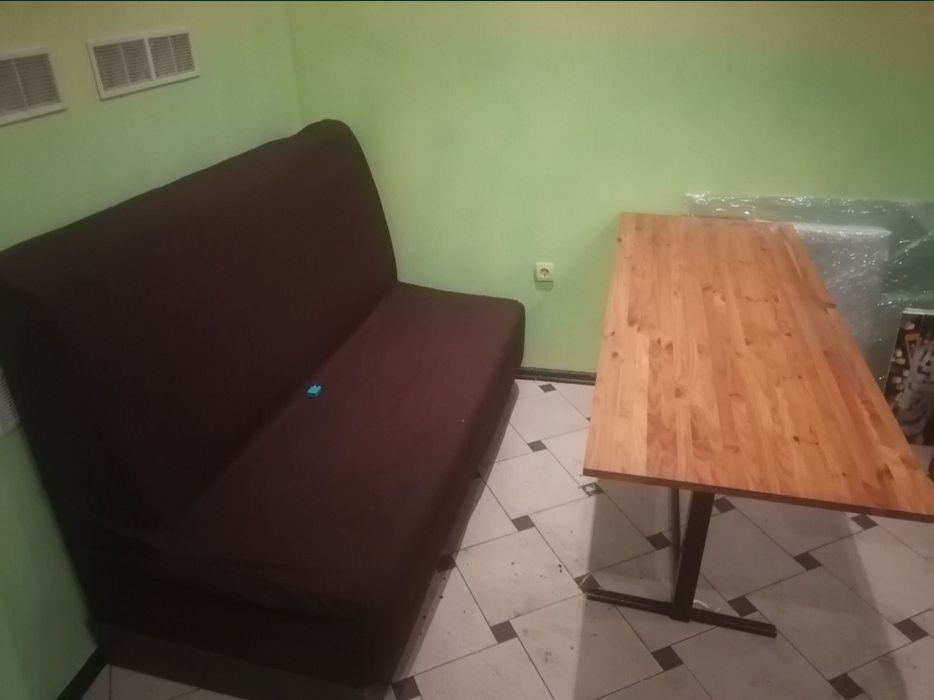 Вітрина стіл диван