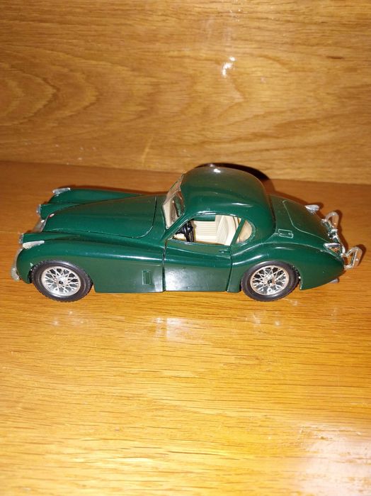 Jaguar XK120 - Miniatura Burago