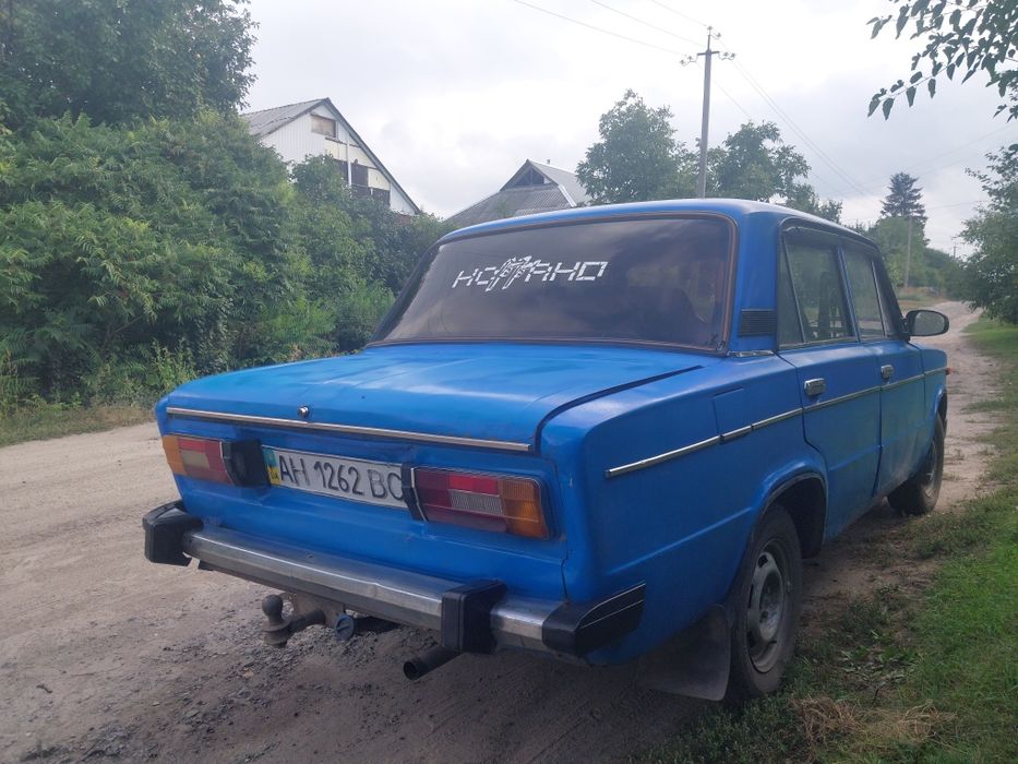 Машина жигулі шестірка з п'ятиступкою