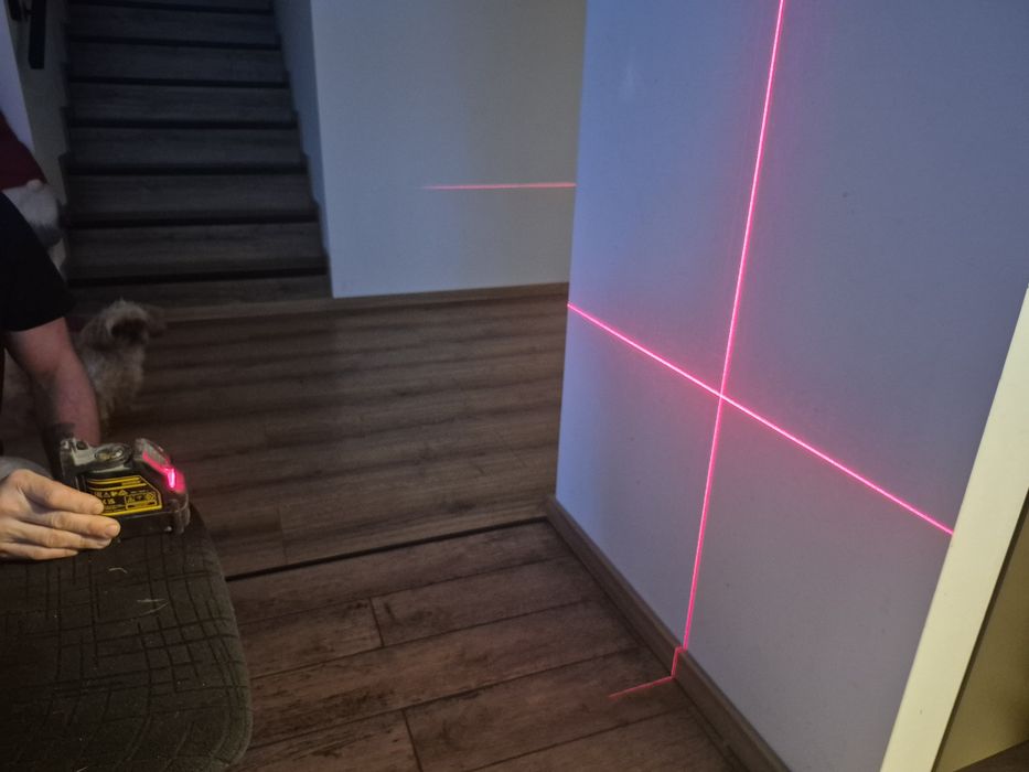 Laser krzyżowy DeWalt