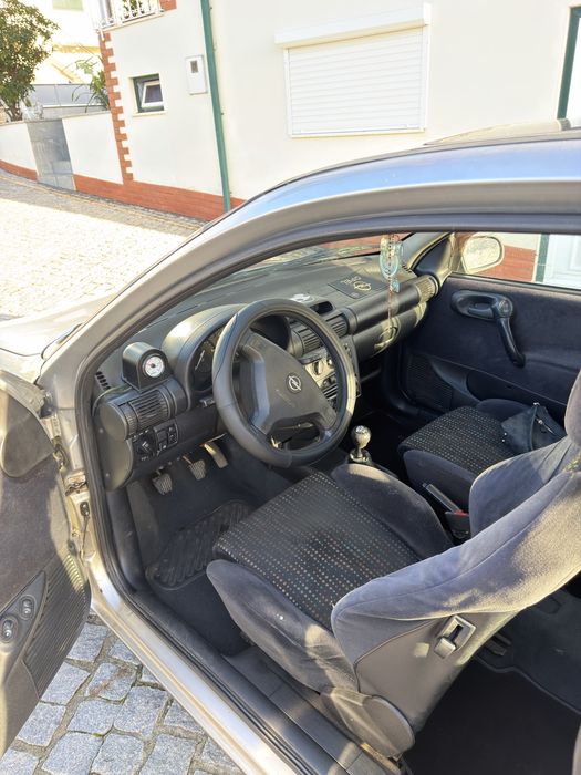 Opel Corsa B Sport (1998)- Motor Isuzu