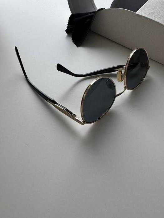 Сонцезахисні окуляри prada