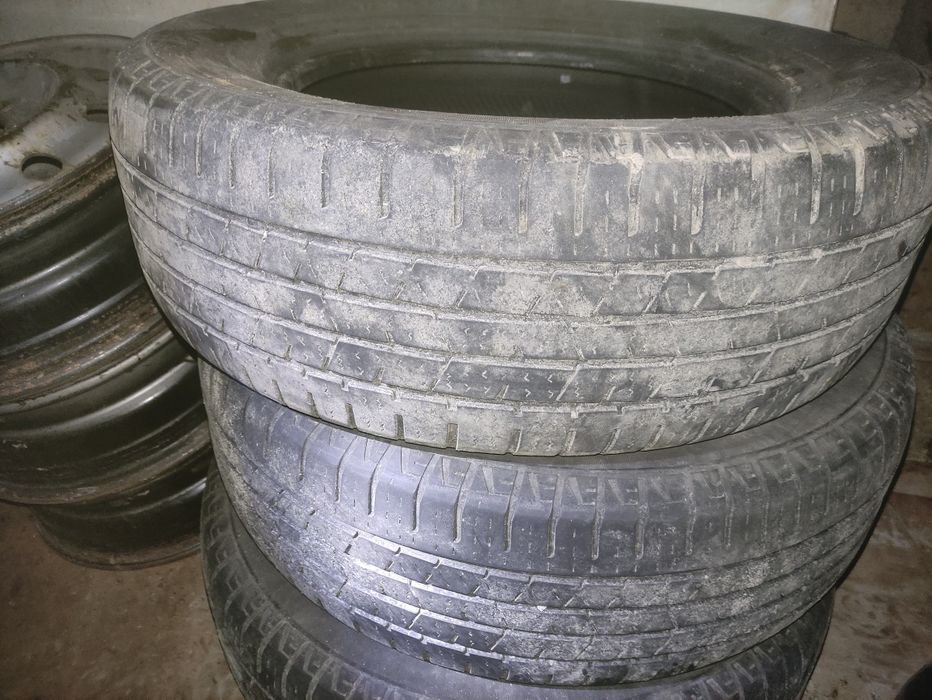 Шини континенталь 215 65 16