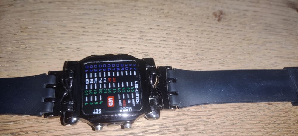 Zegarek binarny  elektroniczny