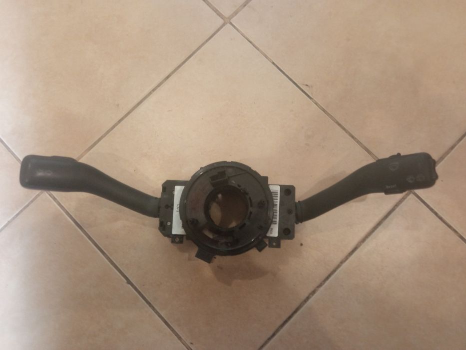 Підрульовий перемикач поворотів двірників