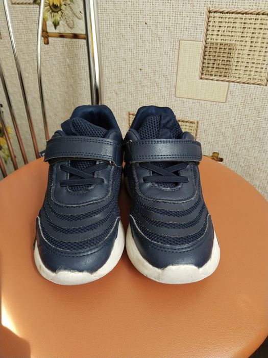 Продам кроссовки на мальчика 31 р.