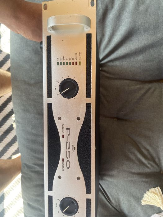 Końcowka mocy OMNITRONIC P-250