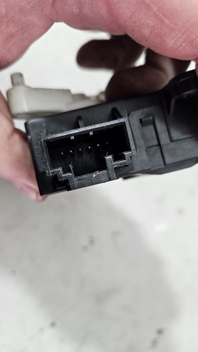 Silniczek klap regulacji nawiewu nagrzewnicy opel vectra c