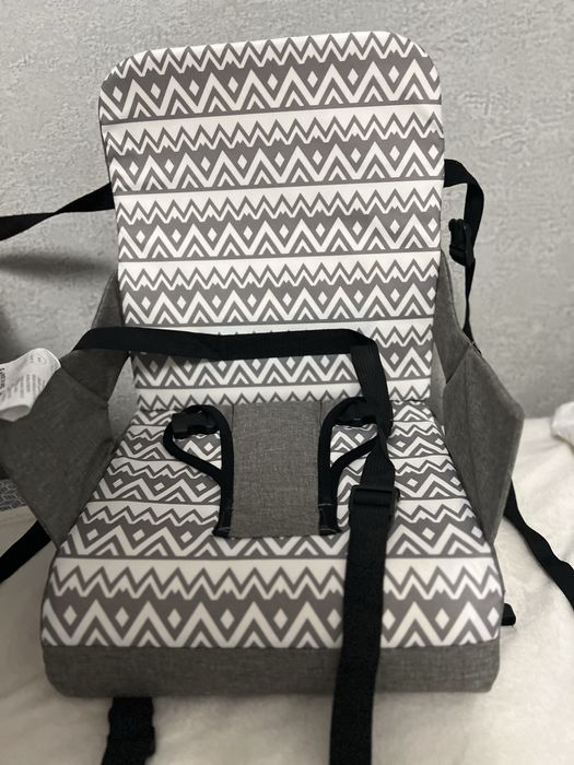 Бустер сидіння Dreambaby Grab 'N Go.