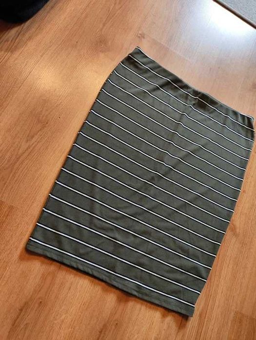 Spódnica dopasowana ołówkowa w paski