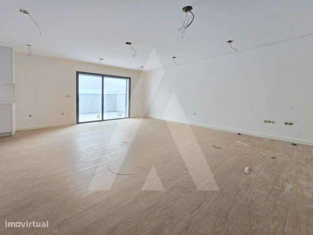 Apartamento T2 moderno - Open Space com imensa luz natura