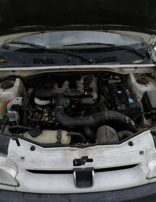 Para Peças Peugeot Partner sem mecânica ainda com muito material para venda
