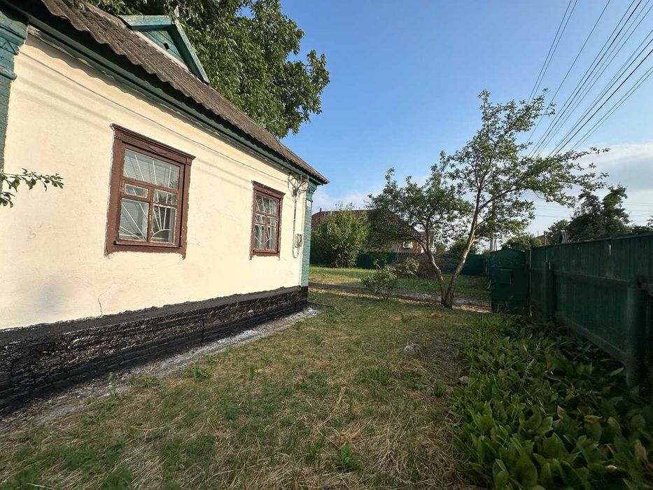 Будинок біля центру з ділянкою 8 соток