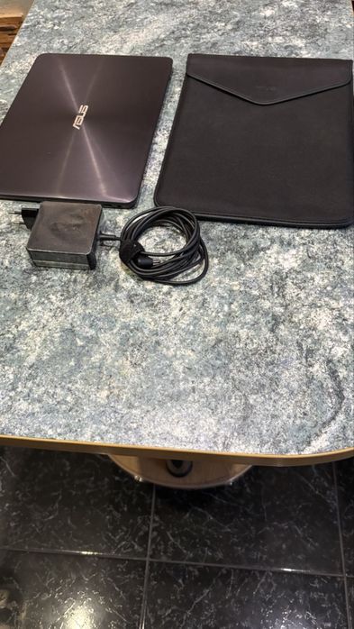 Ультрабук (ноутбук) ASUS ZenBook UX305 13.3" QHD+ Intel Core M 8GB