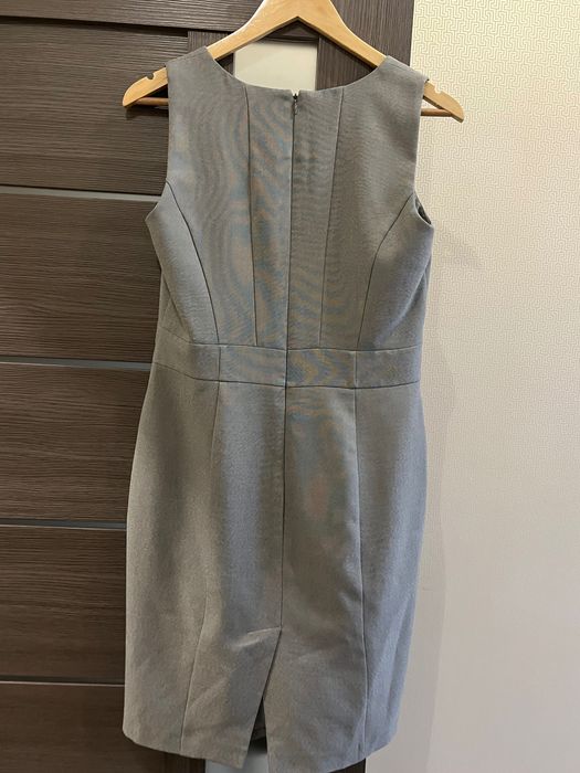 Продам сукню в діловому стилі