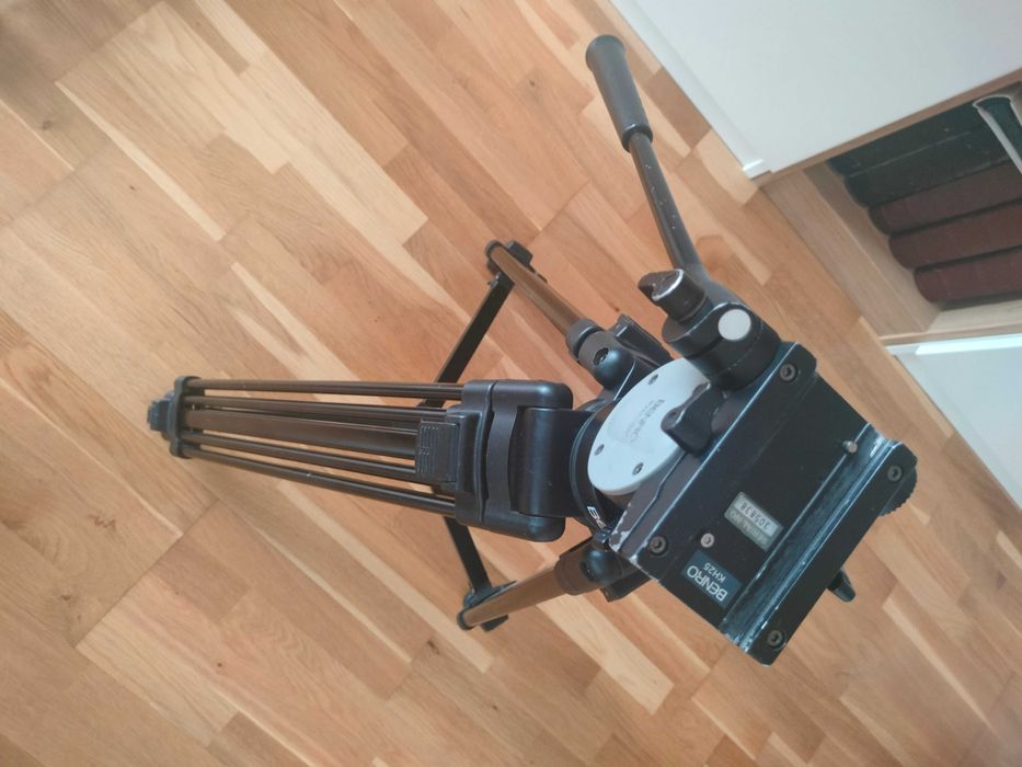 STATYW z głowicą na trzech nogach Benro KH-25