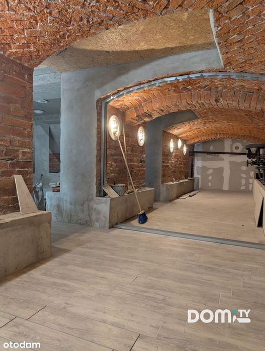 Klimatyczny, ceglany, loft, duża przestrzeń