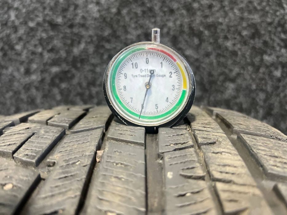 Yokohama 245/40R19 Ice Guard iG60